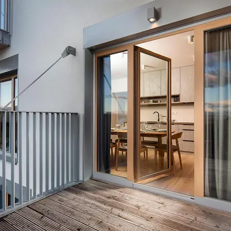 Apartment Hillside Panorama *