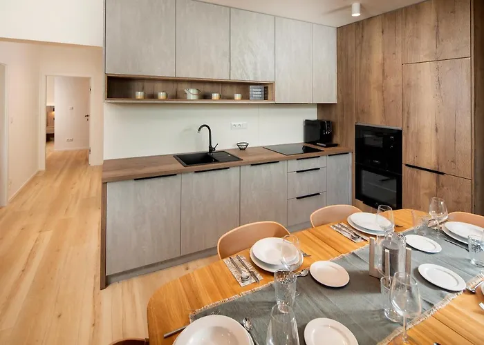 아파트 Hillside Panorama *